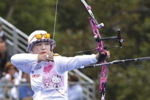 Keeping the draw hand close to the face helps keep it in line with the line of force through the bow 